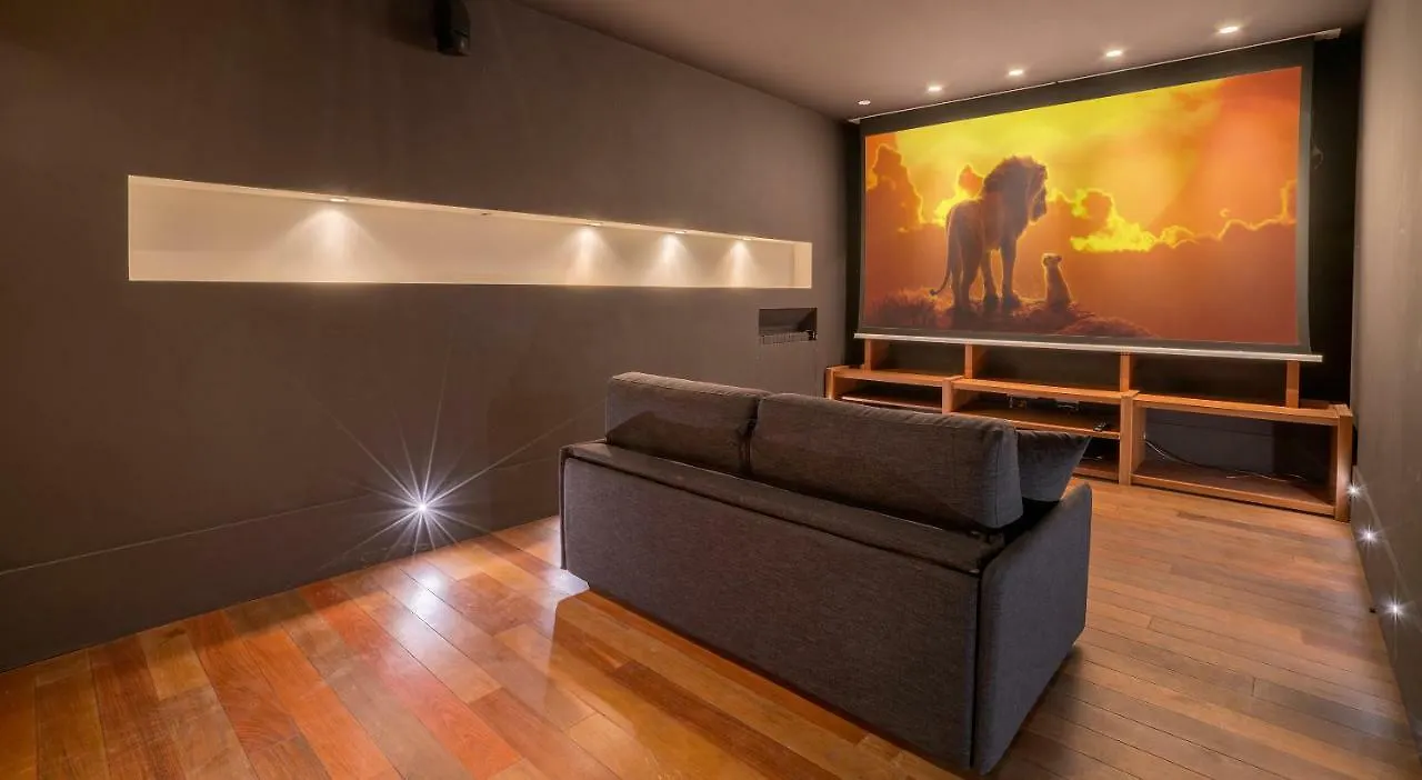 Luxe Batignolles Vila