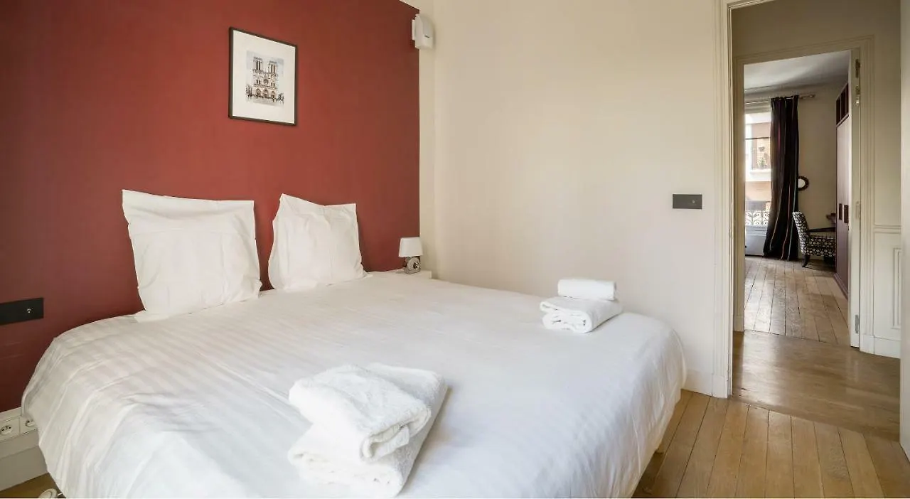 Luxe Batignolles Vila *